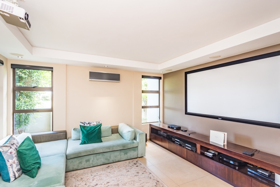 5 Bedroom Property for Sale in Hartebeesfontien AH North West